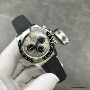 Wrist shot of the Rolex Daytona 116519LN silver on Oysterflex rubber