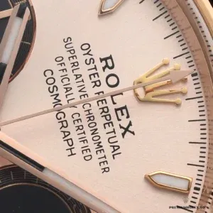 Caseback of the Cosmograph Daytona 126505 Everose gold model
