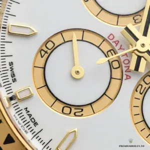 Yellow gold-plated Oyster bracelet links and clasp detail on the 126508
