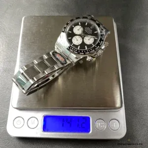 White gold-plated Oyster bracelet end links and case integration on the 126529LN