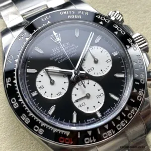 White gold-plated case finish and polished lug bevels on the 126529LN