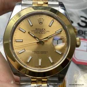 Datejust 126203 at angle showing smooth bezel profile and Cyclops lens