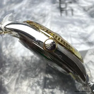 Datejust 126233 side angle showing 36mm case thickness in Rolesor