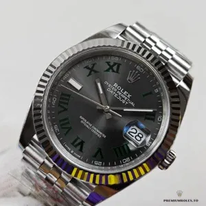 Crown detail on the Datejust 126334 with Twinlock screw-down system