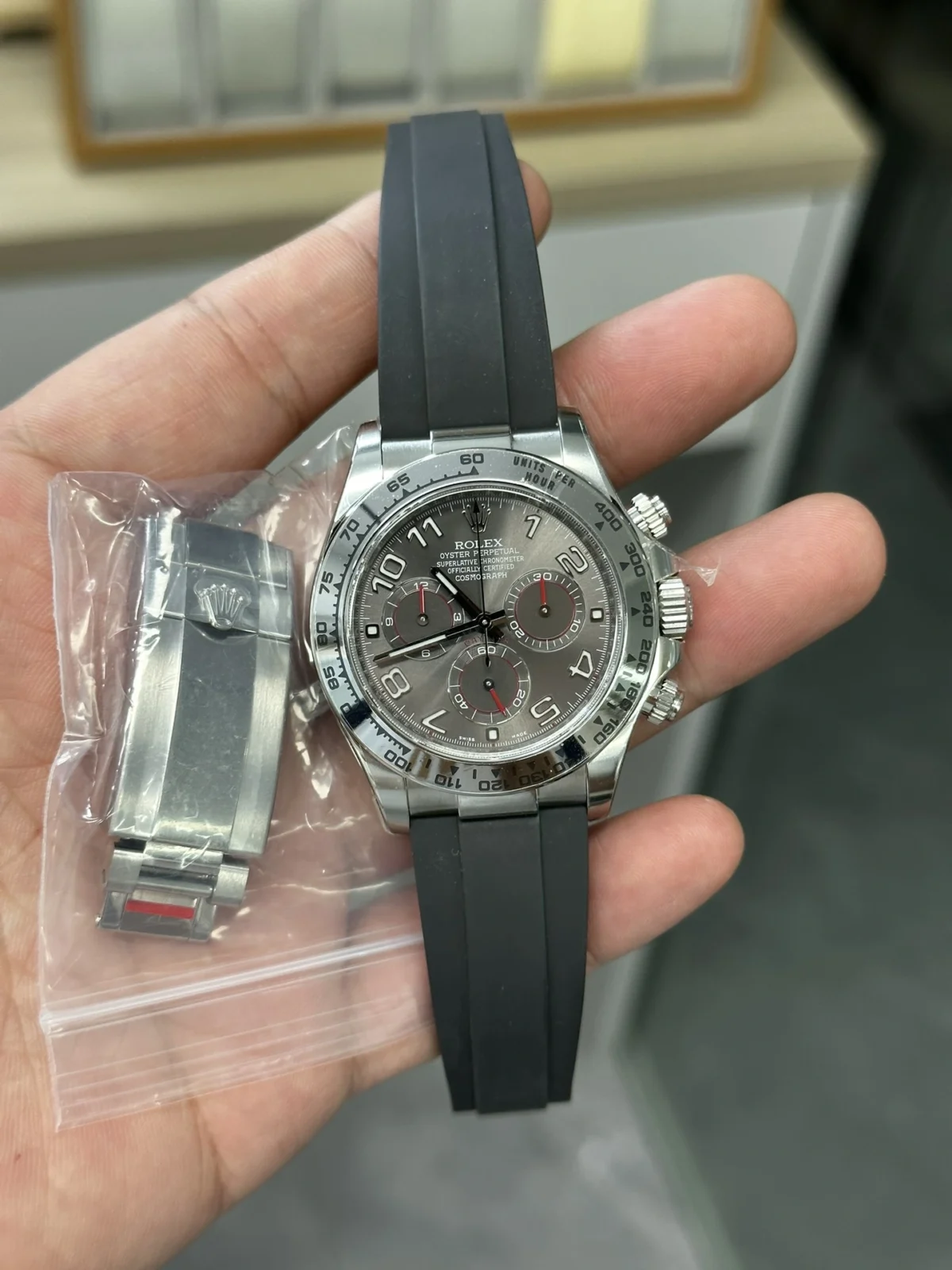 Replica Rolex Daytona 116519 40mm Oysterflex - Image 4