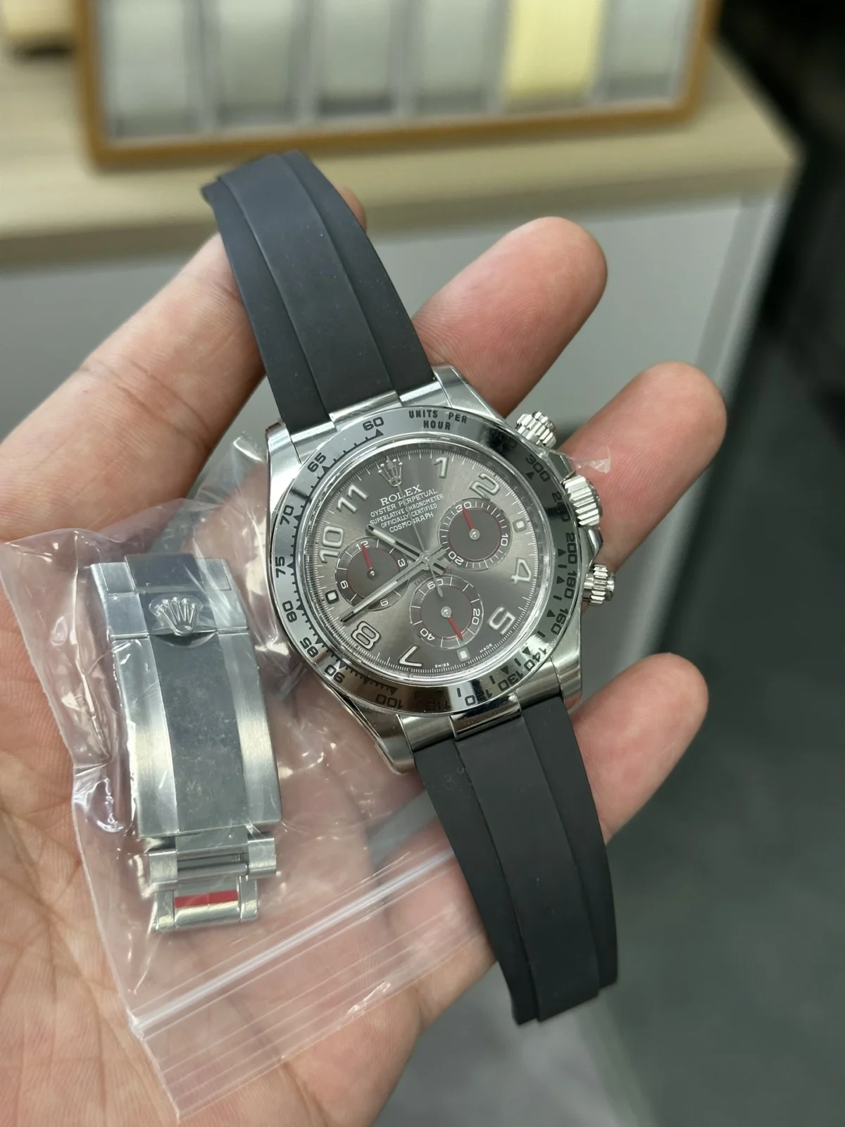 Replica Rolex Daytona 116519 40mm Oysterflex - Image 2