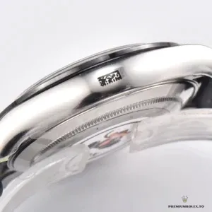 Full bracelet view of the Daytona 116519 on Oysterflex