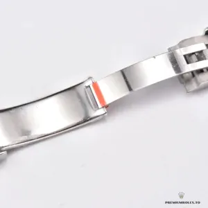 Close-up of the white dial and black subdials on the 116519
