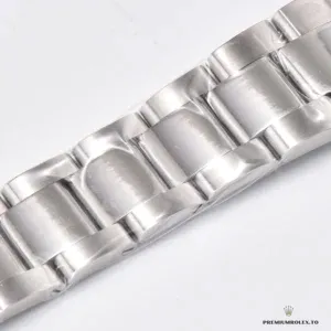 Full bracelet stretch of the Rolex Daytona 116520 steel model