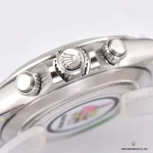 Sapphire crystal reflection and dial texture on the 116520
