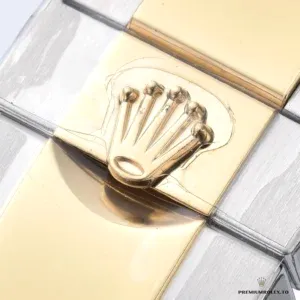 Oysterclasp with Easylink extension on the two-tone bracelet