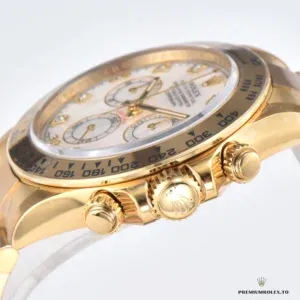 Daytona 116528 at angle showing lug shape and bracelet integration