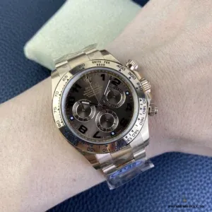 Daytona 116505 side angle showing Everose gold-plated case and bezel profile