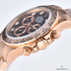 Tachymeter scale on the Everose gold-plated bezel of the Daytona 116505-0015