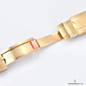 Daytona 116508 angled view highlighting black dial against gold-plated case contrast