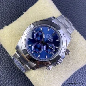 Daytona 116509 white gold-plated case under natural daylight