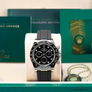 Oysterflex bracelet and Oysterlock clasp on the white gold Daytona