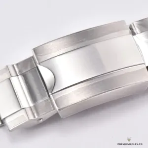 Macro of the brushed and polished Oyster clasp on a steel GMT-Master II 116710LN