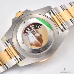 Oysterlock clasp with Easylink extension on the two-tone GMT bracelet