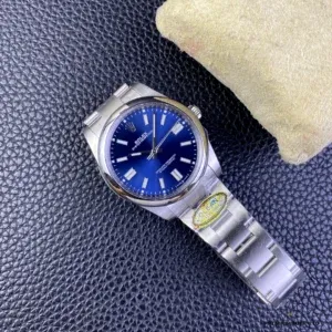 Close-up of the folding Oysterclasp mechanism on the bracelet