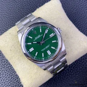 Domed bezel edge and case transition on the Oyster Perpetual 41mm