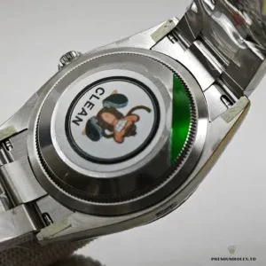 Oystersteel case and Twinlock crown detail on the 126000 reference