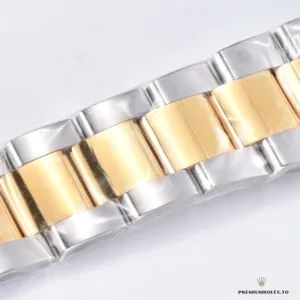 Crown guard and Triplock crown on the 126613LB two-tone case