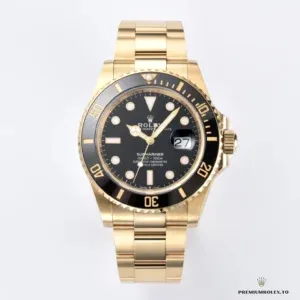 Submariner 126618LN front view with black dial, black bezel and gold-plated case and bracelet