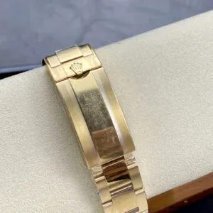 Submariner 126618LB side profile showing blue Cerachrom bezel in yellow gold plating
