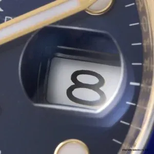 Full length view of the Submariner 126618LB showing proportions and bracelet