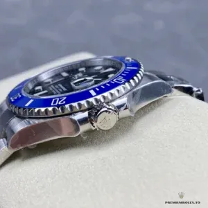 White gold-plated Oyster bracelet and Glidelock clasp on the Submariner 126619LB