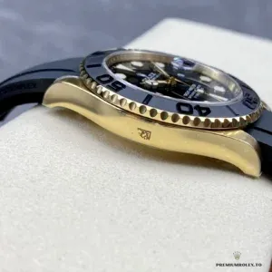 Caseback of the Rolex Yacht-Master 226658 yellow gold model