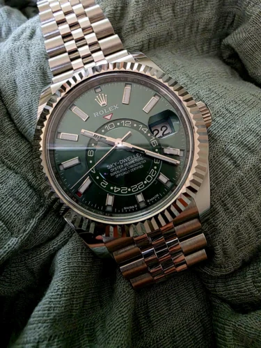 Replica Rolex Sky-Dweller 326238 42mm Mint Dial