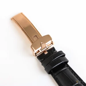 Alligator strap with Everose gold deployant buckle detail