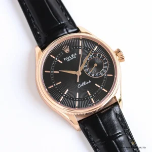 Date aperture at 3 o'clock integrated into dark dial
