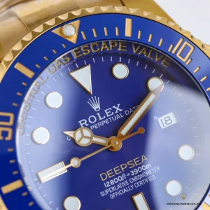Glidelock extension system on the yellow gold-plated Oyster bracelet