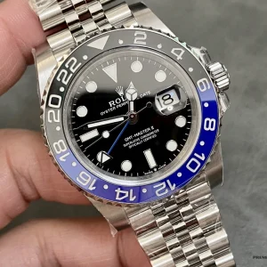 Wrist shot of Batgirl GMT-Master II on Jubilee bracelet
