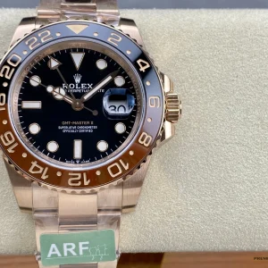 Wrist shot of GMT-Master II Rootbeer on rose gold-plated Oyster bracelet