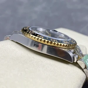 Jubilee bracelet Crownclasp mechanism on 126713GRNR