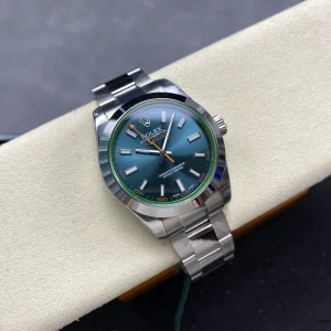 Oyster bracelet detail with Easylink extension on Milgauss