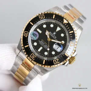 Close-up of gold center links on the Oyster bracelet of Sea-Dweller