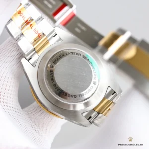 Oysterlock safety clasp detail on the Rolesor Oyster bracelet
