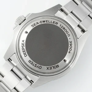 Helium valve at nine o'clock and crown guards on Deepsea case