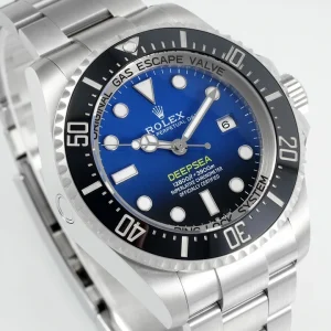 Ceramic bezel with luminous pip at twelve o'clock on 126660