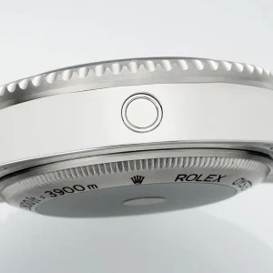 Side profile showing 17.7mm case thickness and domed sapphire crystal