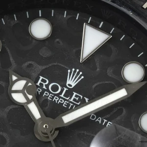Nylon strap detail with tang buckle on carbon edition Sea-Dweller