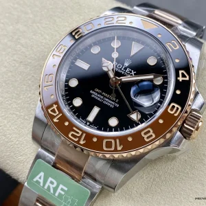 GMT-Master II 126711CHNR Cyclops lens detail with date magnification at 3 o'clock