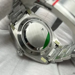 Oyster bracelet on Milgauss 116400GV with Easylink extension clasp