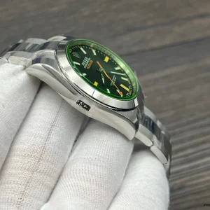 Crown and case side detail on Milgauss 116400GV smooth bezel