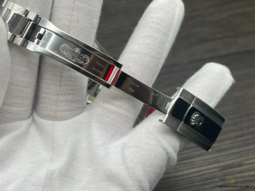 Fake Rolex Milgauss 40mm Green Black 116400GV - Affordable Super Clone Watch